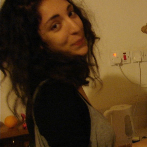 Meet your Posher, Lilia - Picture 1 of 4